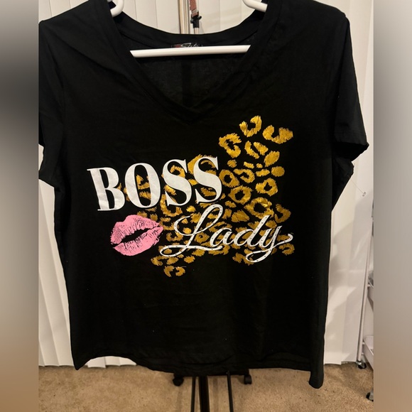 Black Boss Lady Graphic Tee P2P 22.5 - Picture 1 of 5